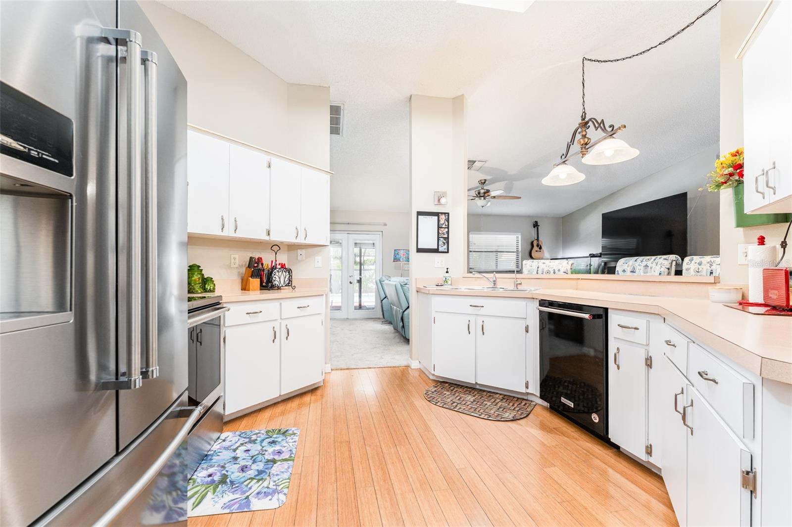 open to living/dining/pool areas
