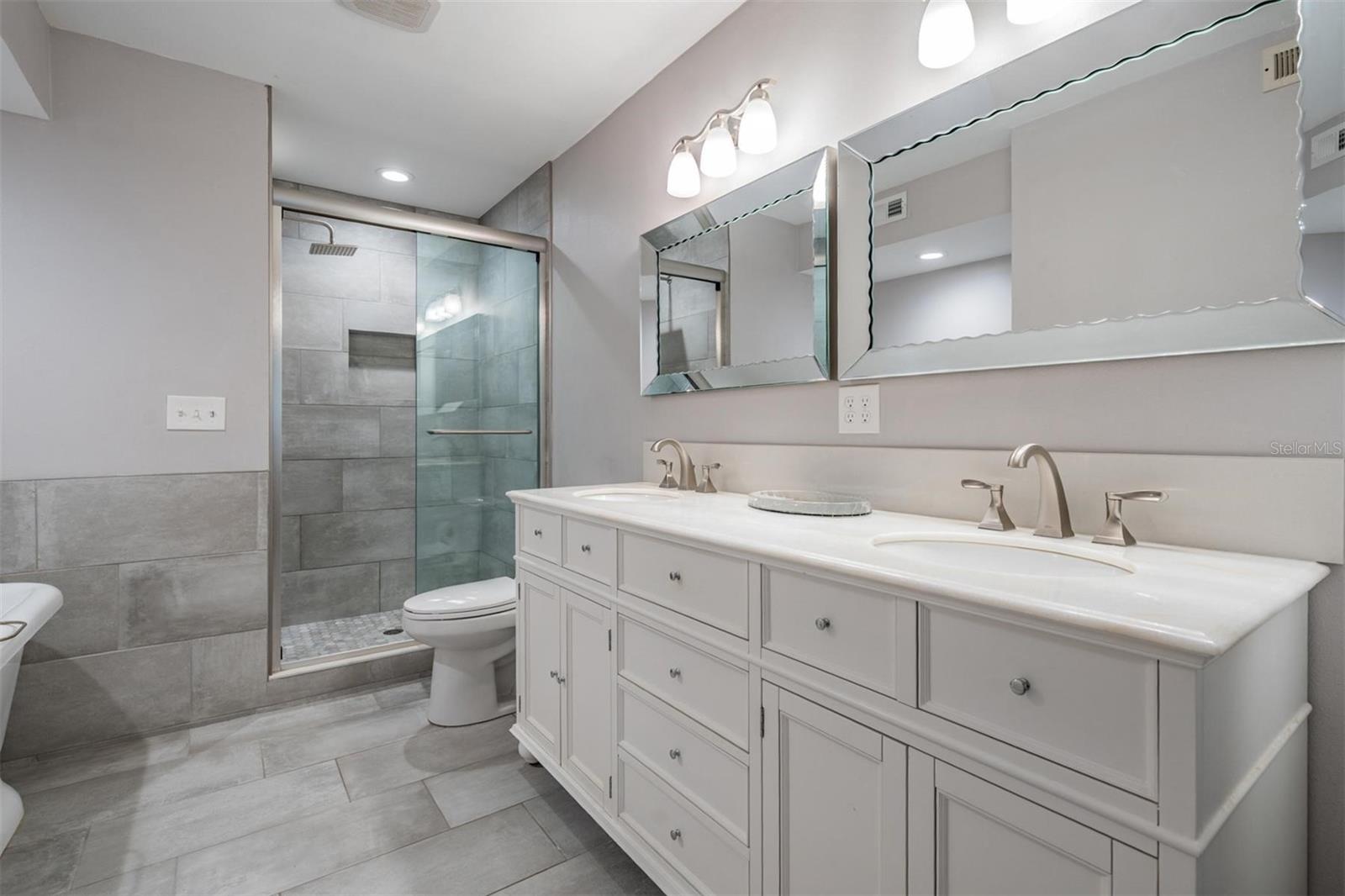 Luxurious bathroom, just the place to relax and undwind