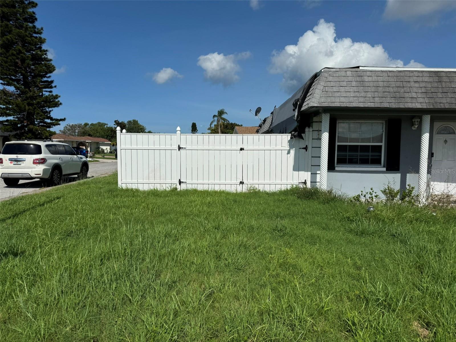 Perfect spot behind double gates to store boat/trailer/toys!