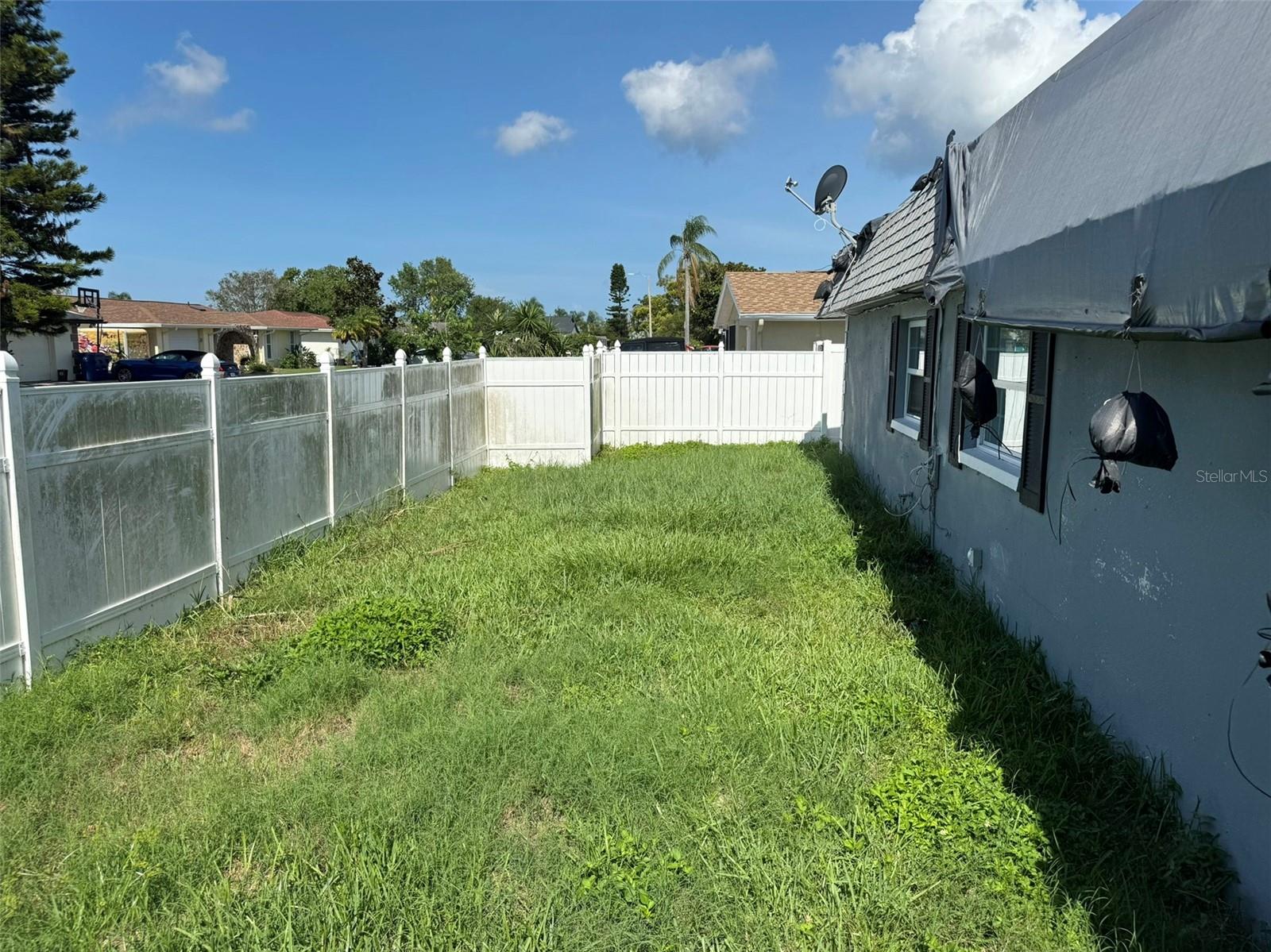 Perfect spot behind double gates to store boat/trailer/toys!