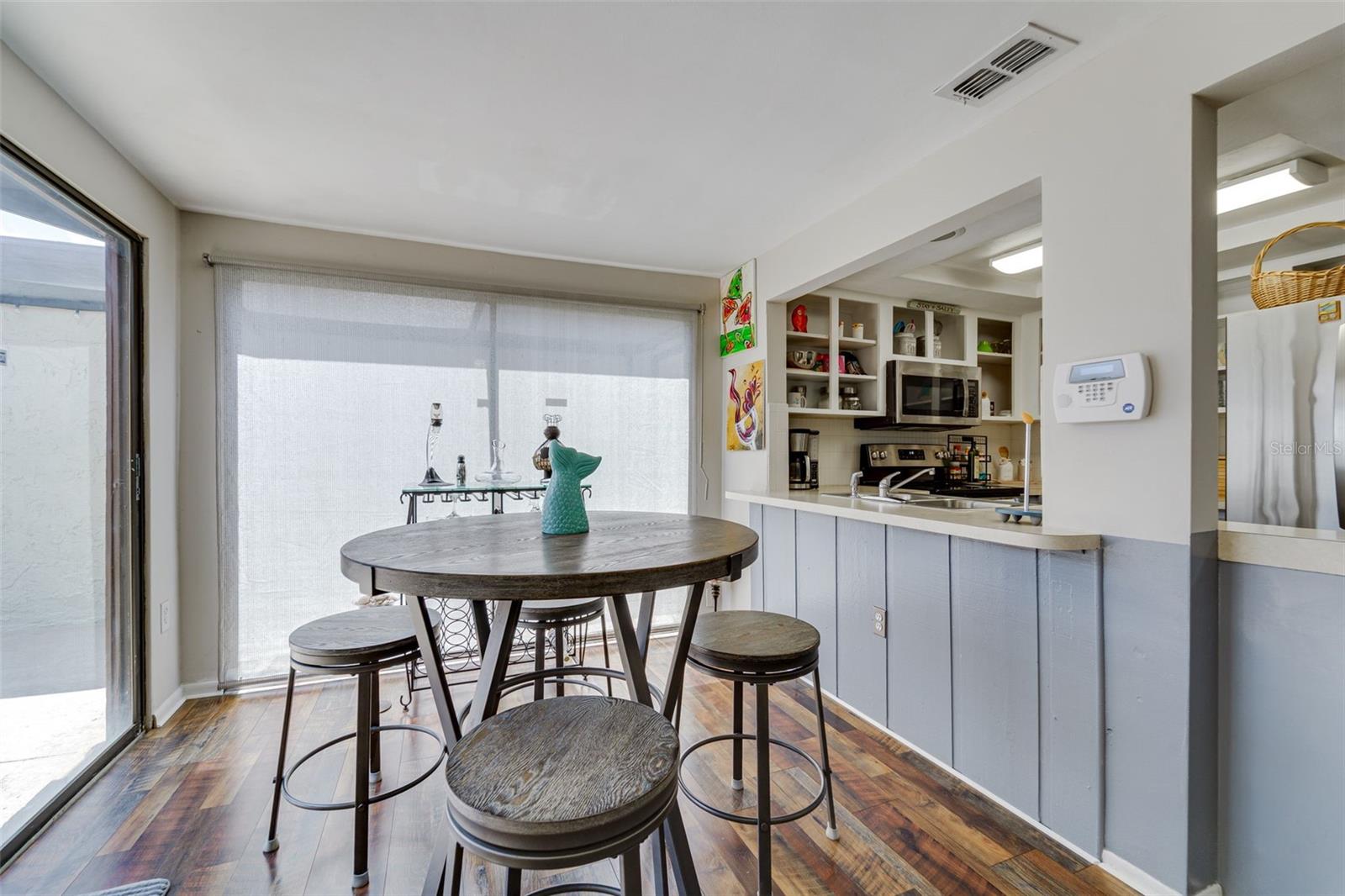Dining/Kitchen Area