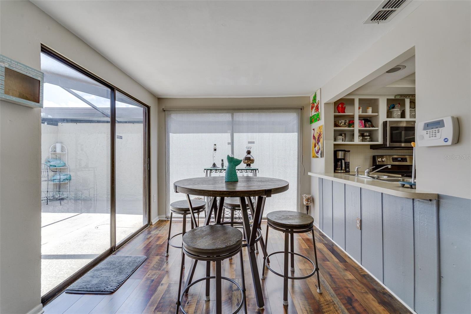 Dining/Kitchen Area