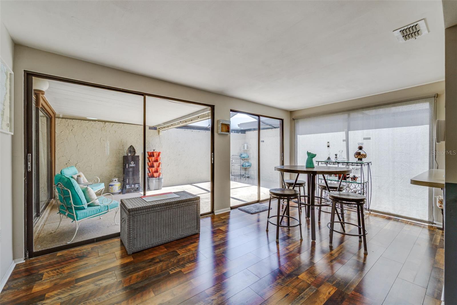 Dining/Kitchen Area