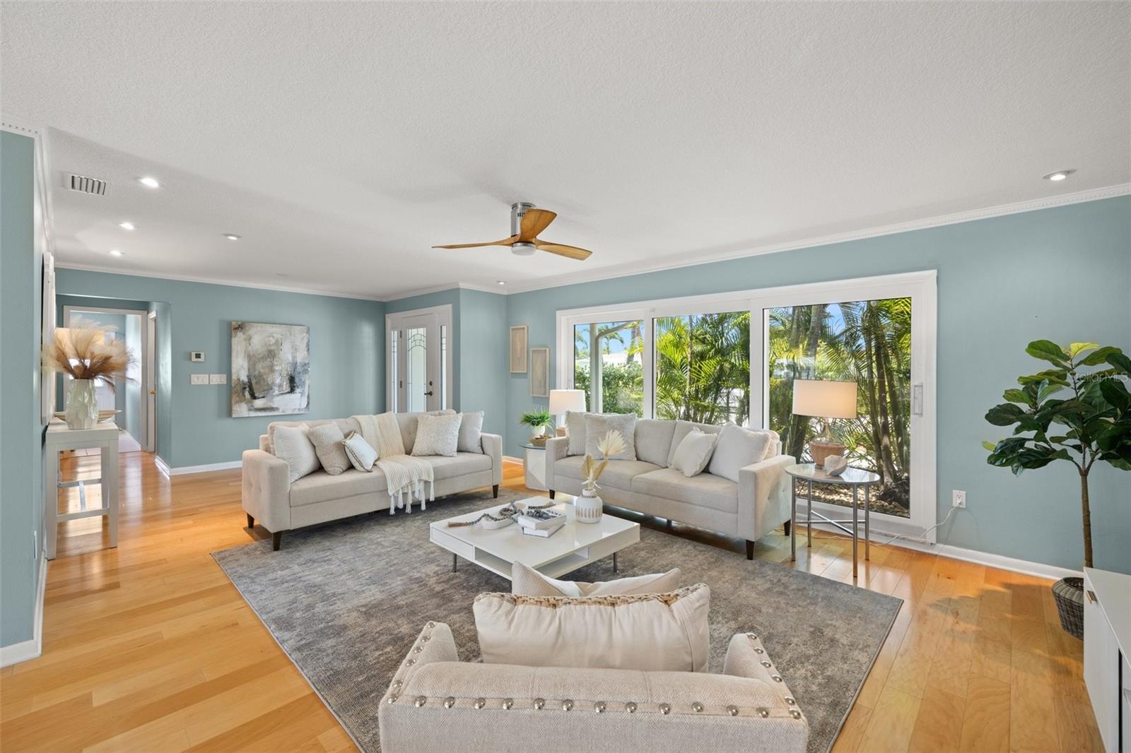 Shown with Previous Floor & Staging