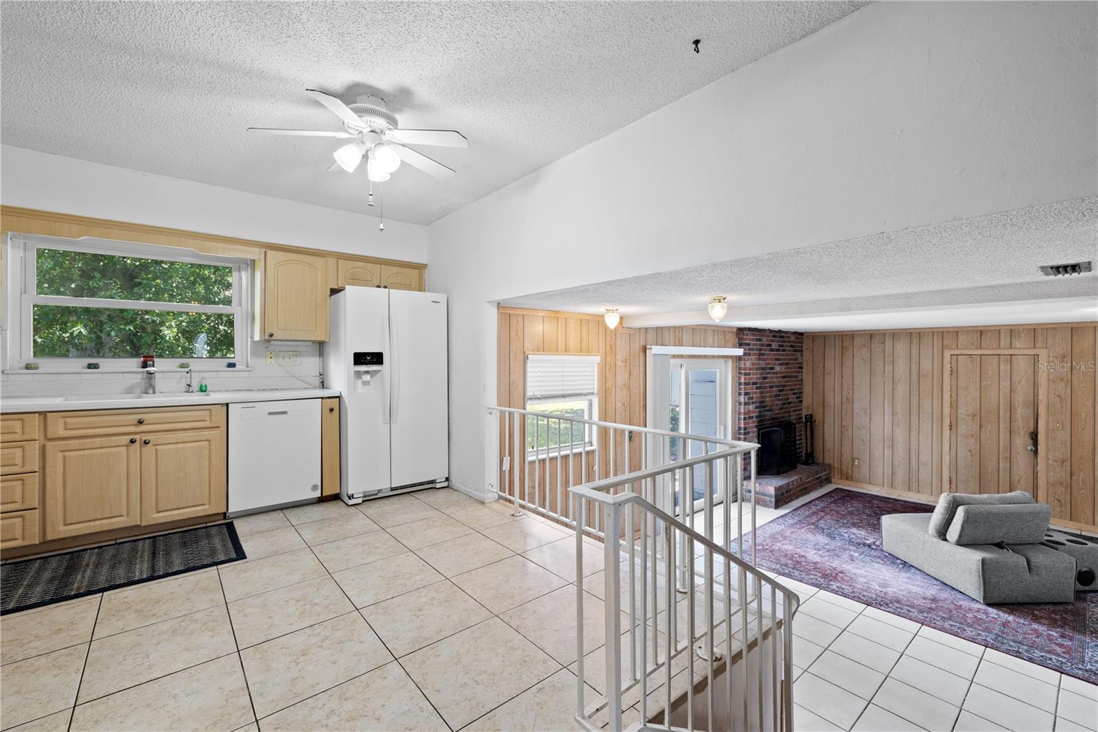 Kitchen/Family room