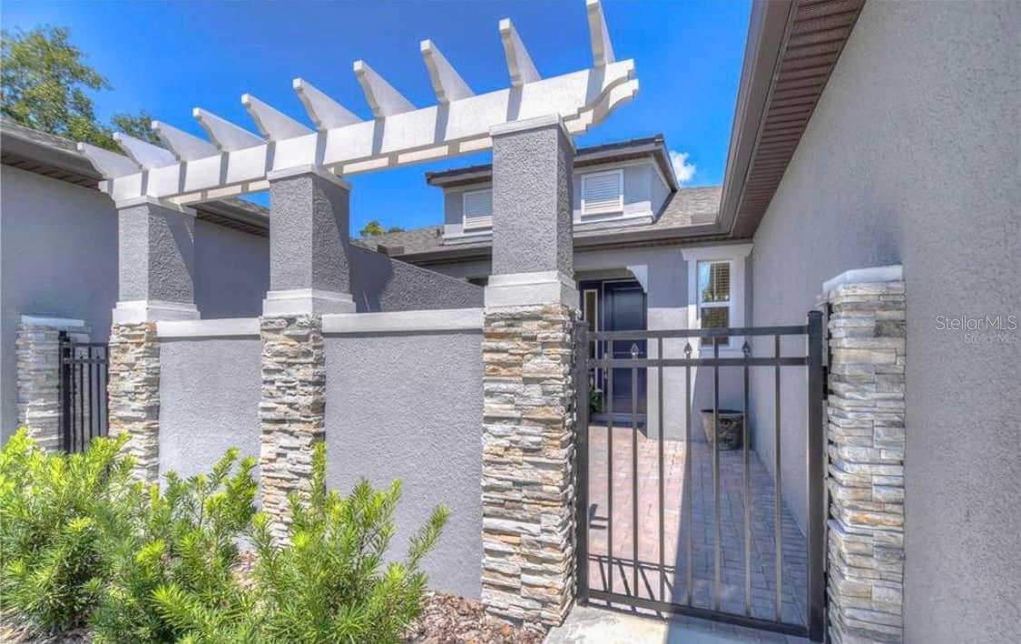 Private Entry Courtyard