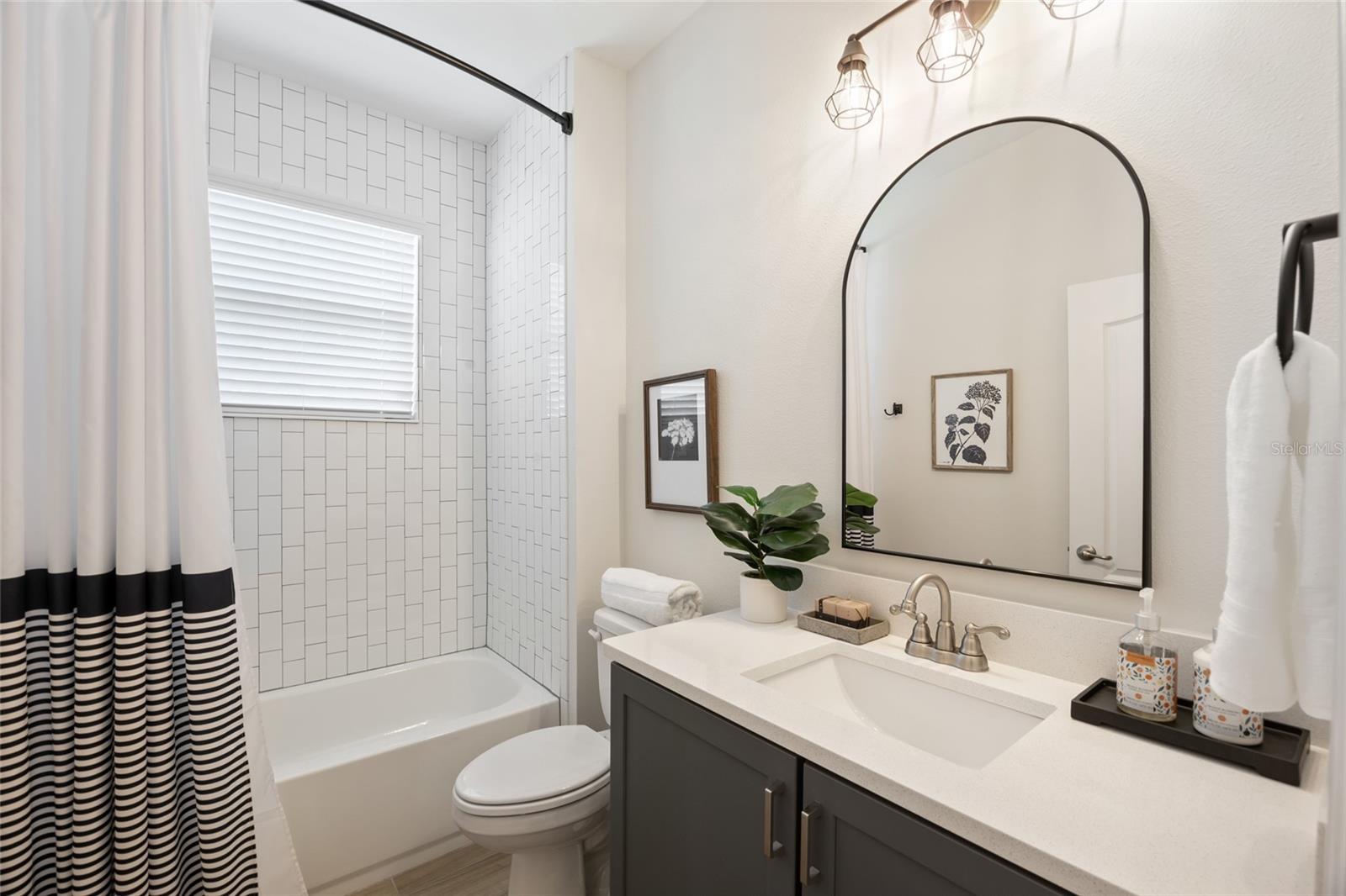 Guest Full Bathroom