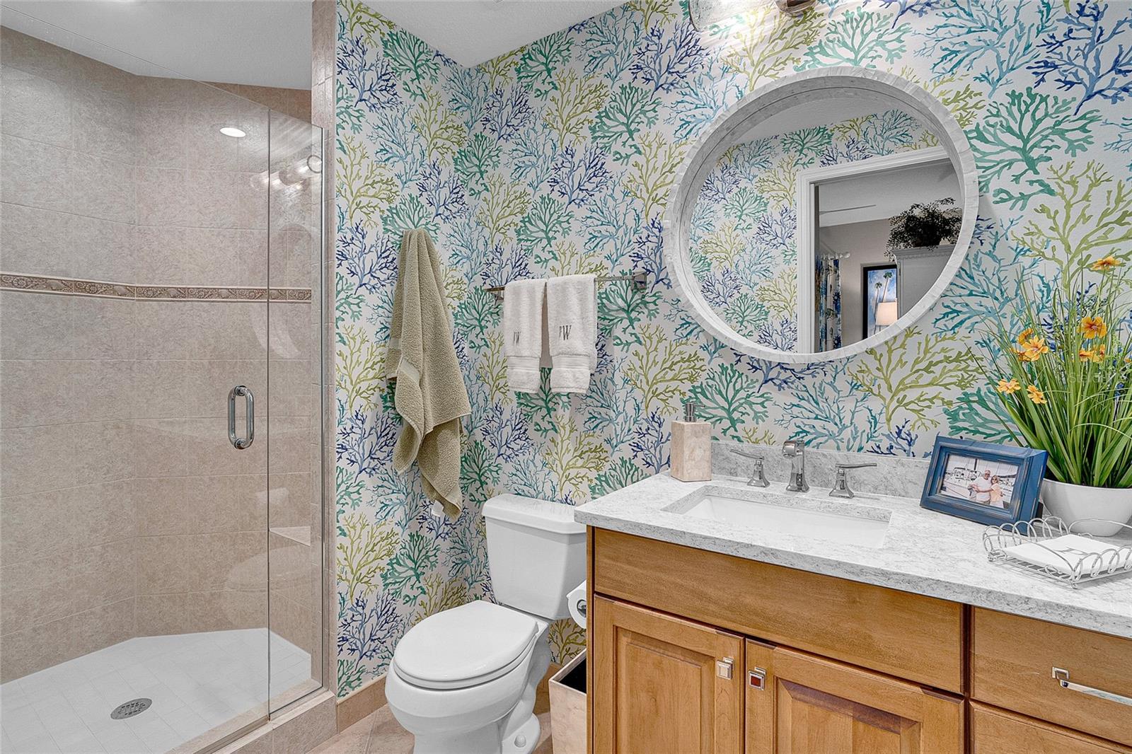 ensuite bath for guest room 2