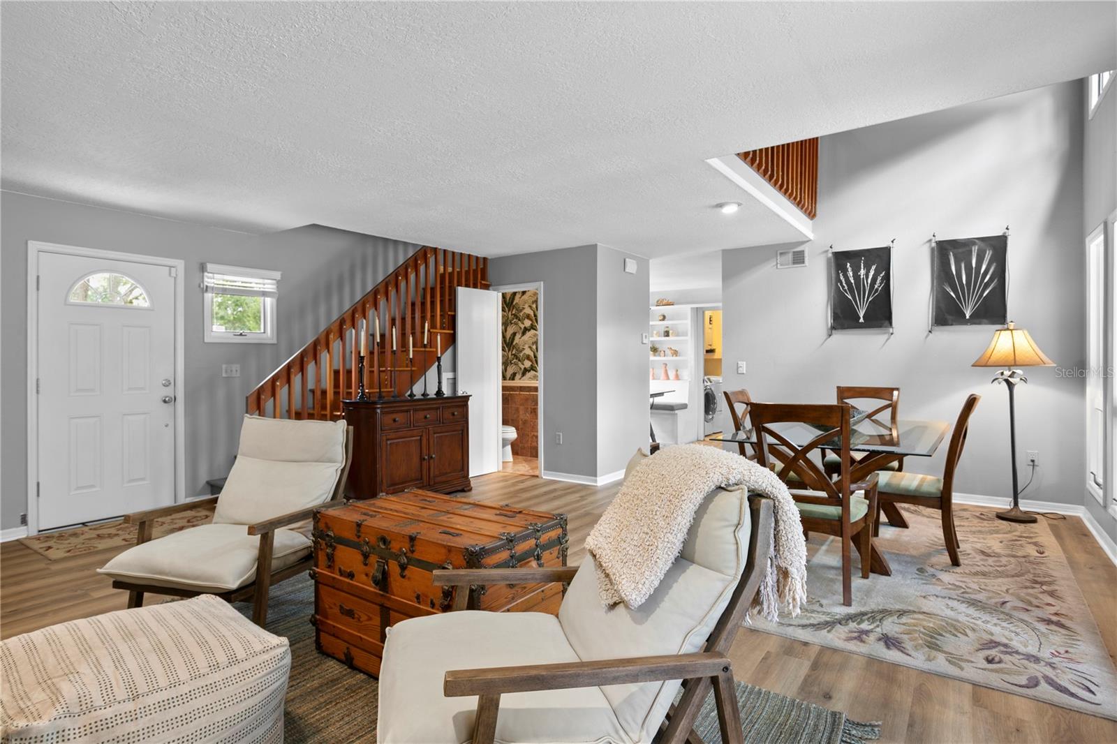 Living Dining Combo