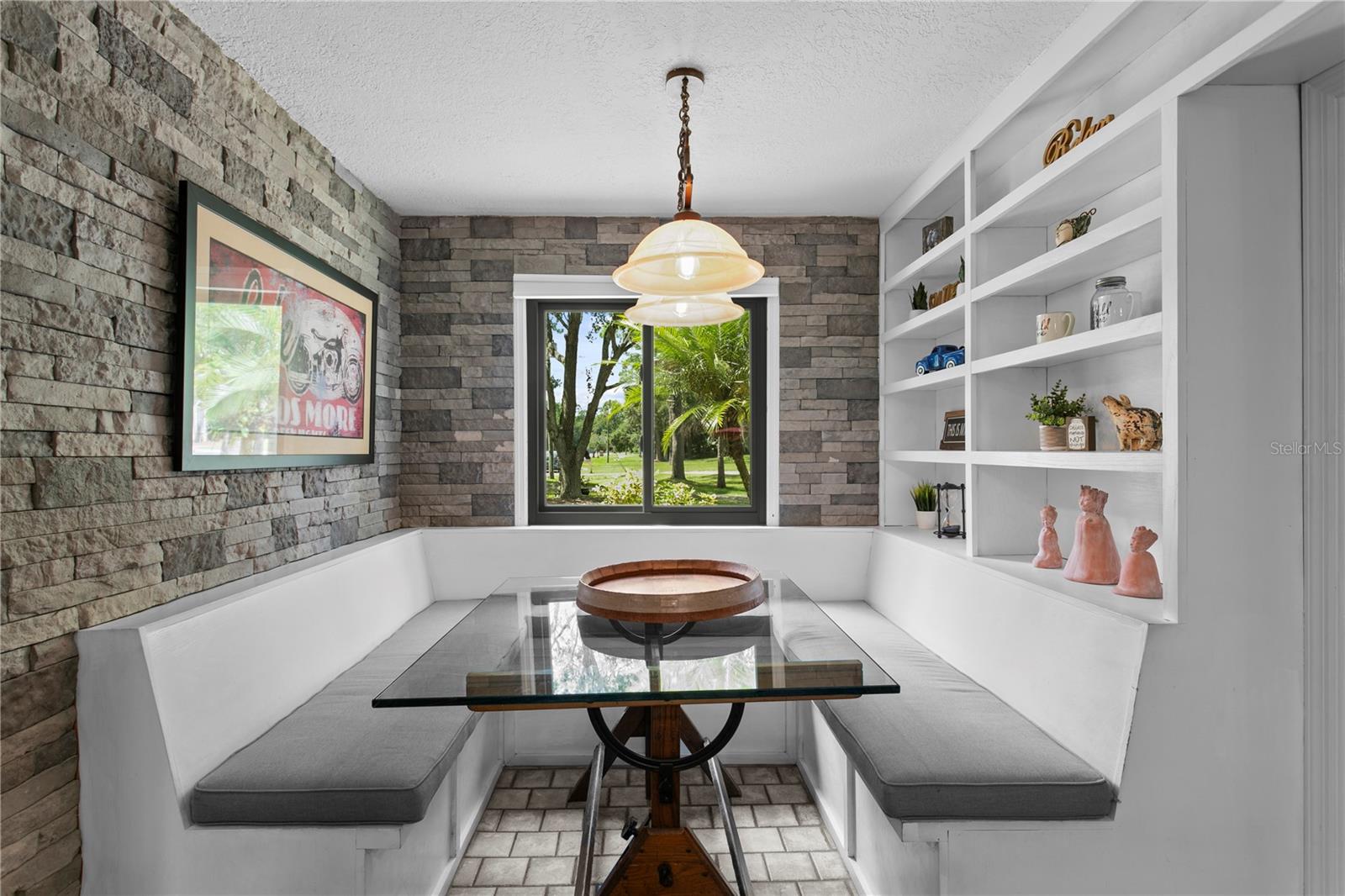 Kitchen- Breakfast nook
