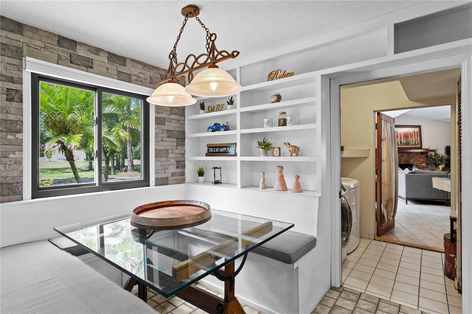 Kitchen- Breakfast nook