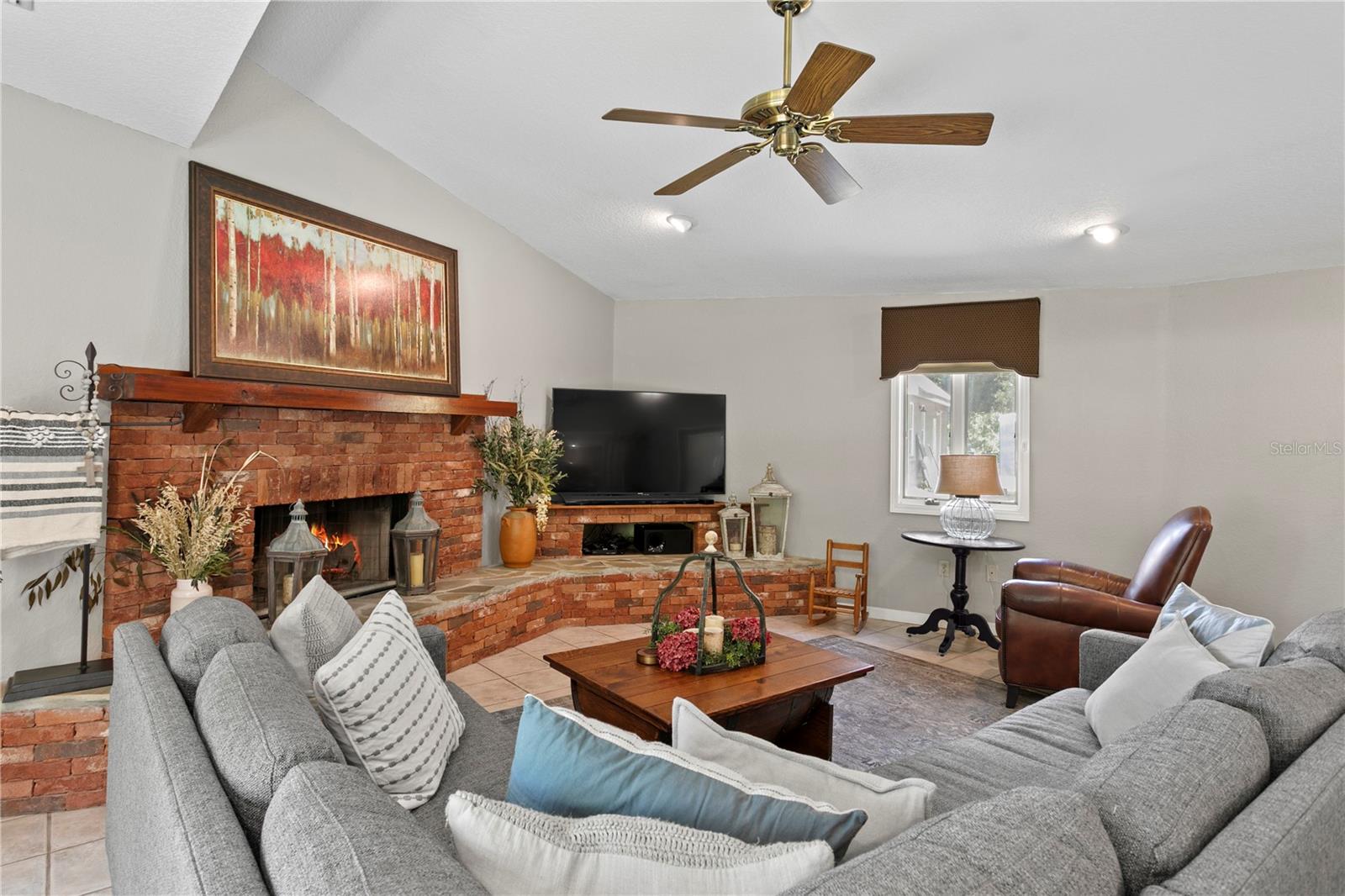 2nd Living Room