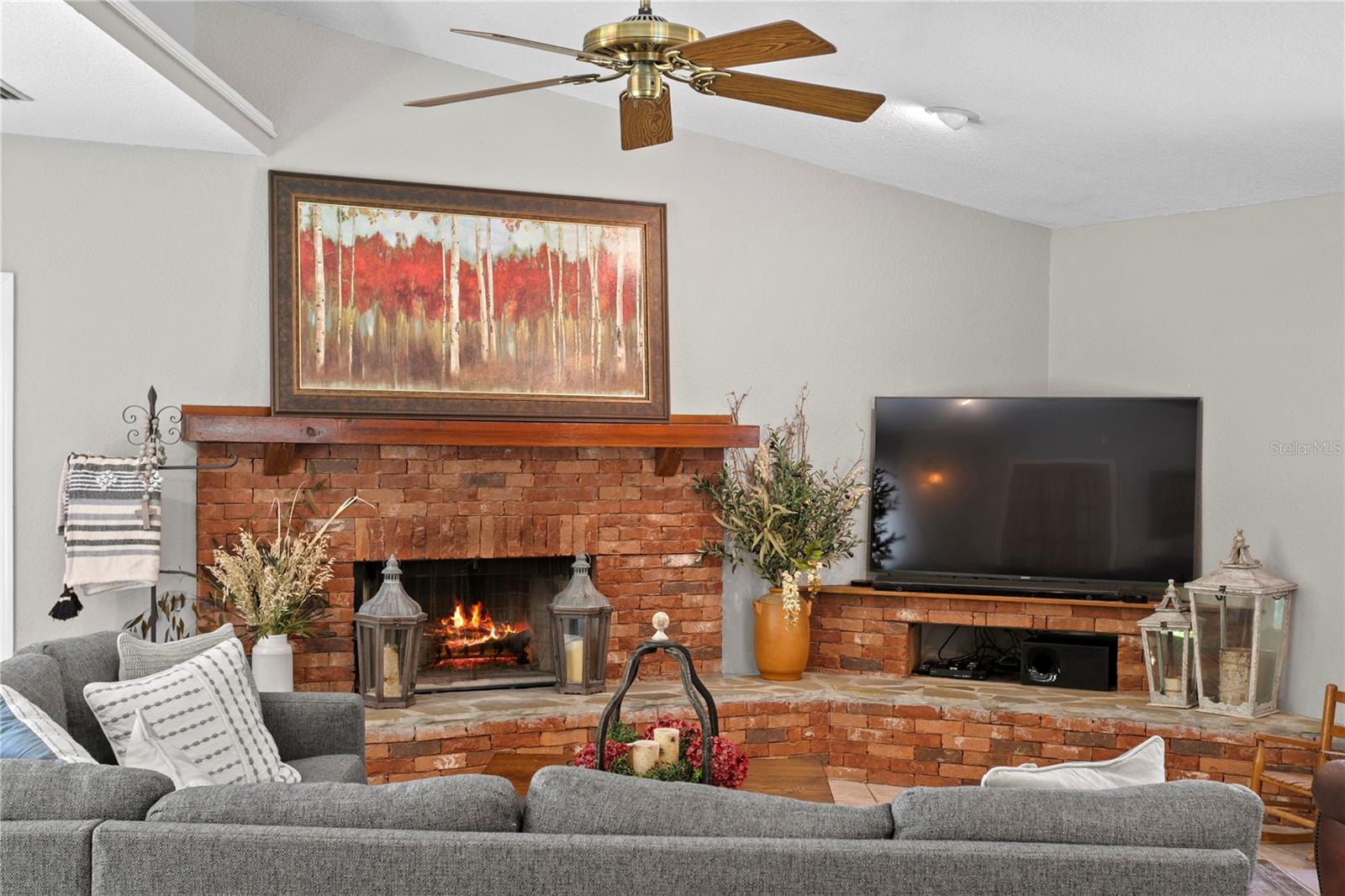 2nd Living Room