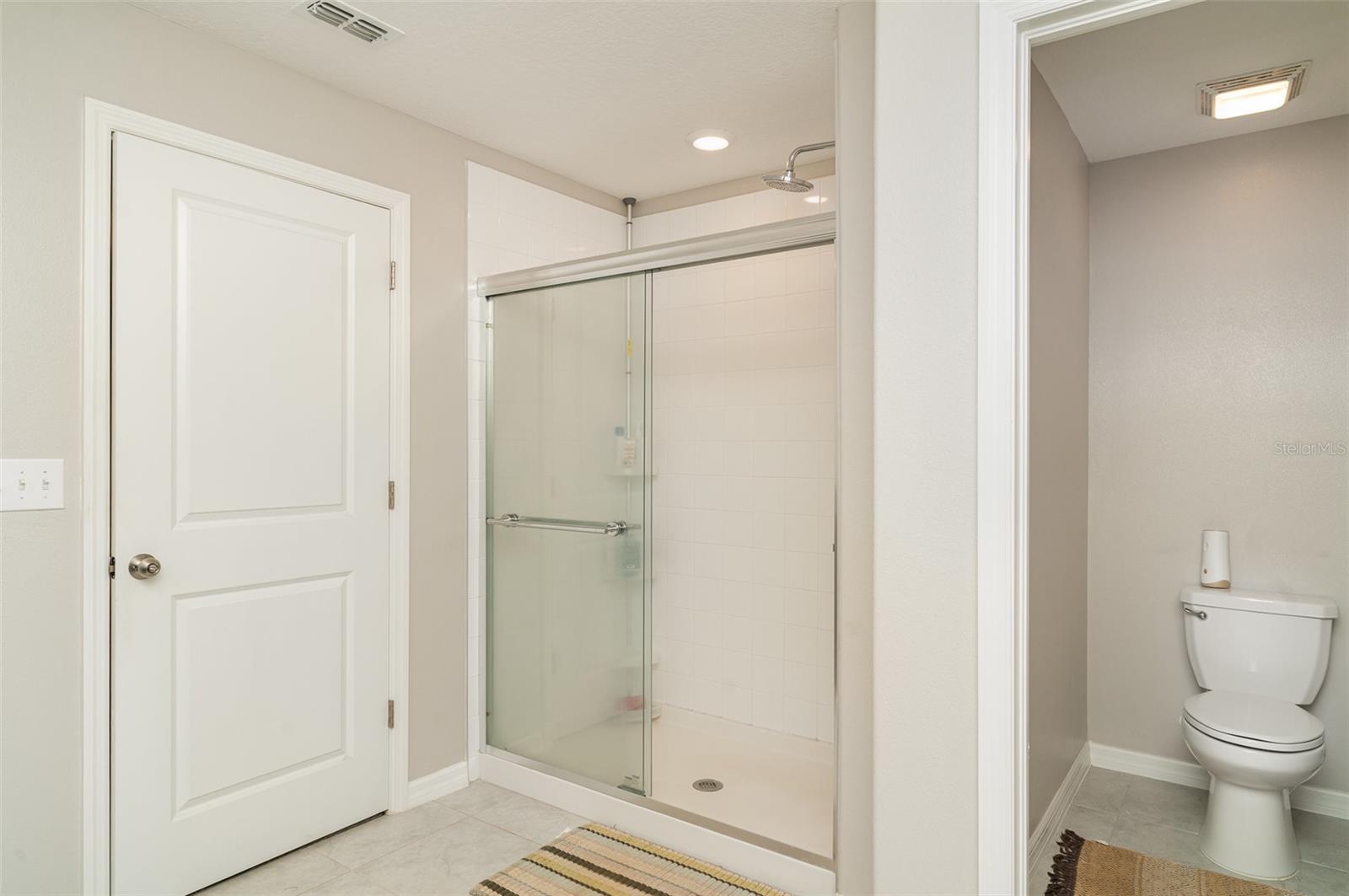 The privateSEPARATE PRIMARY SUITE features a luxurious EN-SUITE for ultimate seclusion