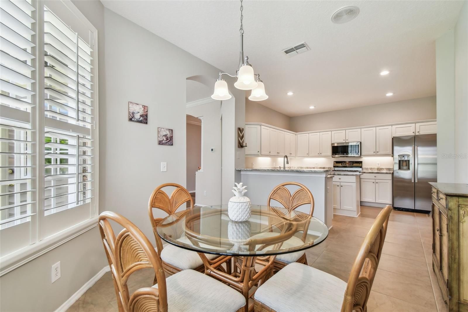 Kitchen eating area