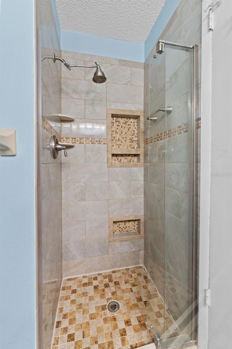 Walk-In Shower!