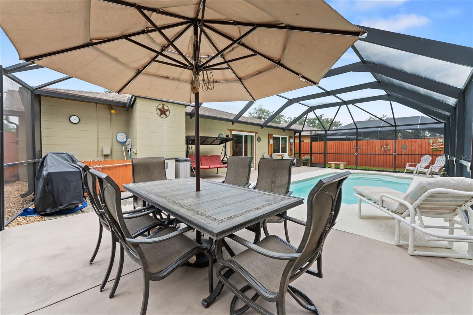 Space for Outdoor Dining!