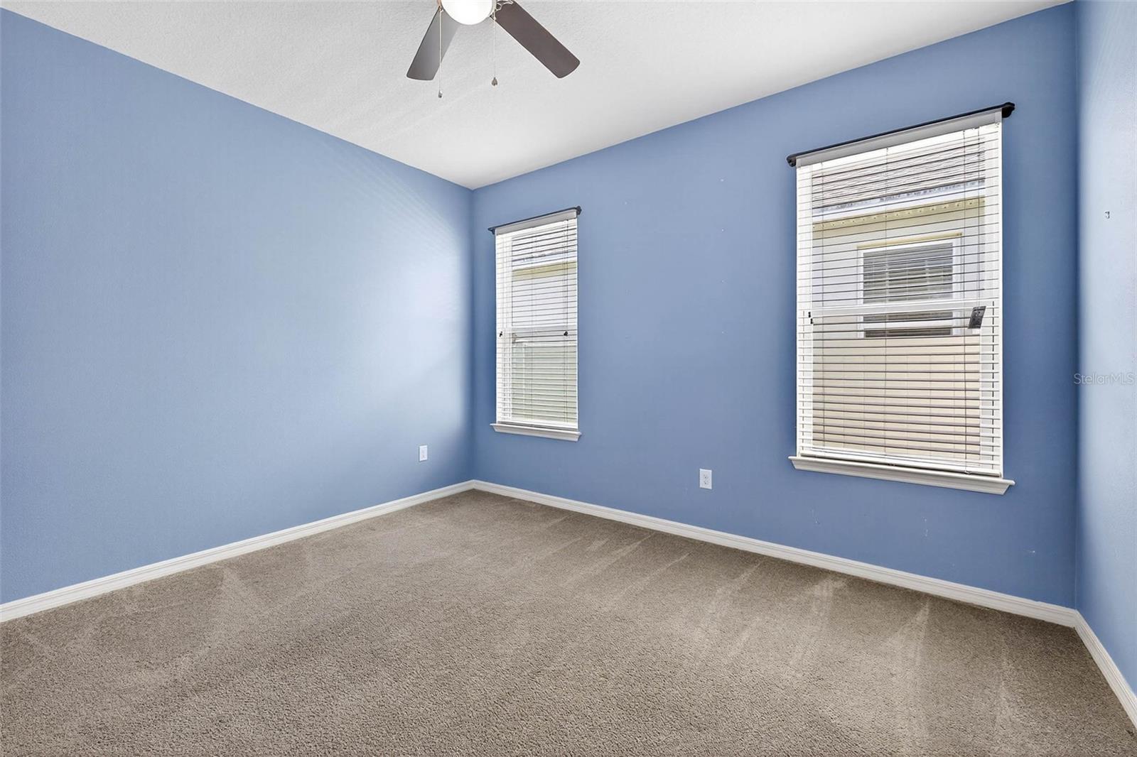 Office/den or a 5th bedroom