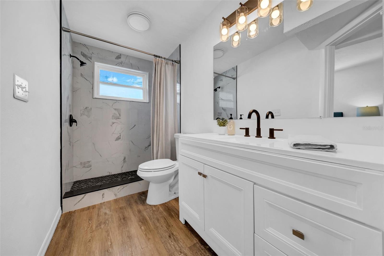 primary en suite