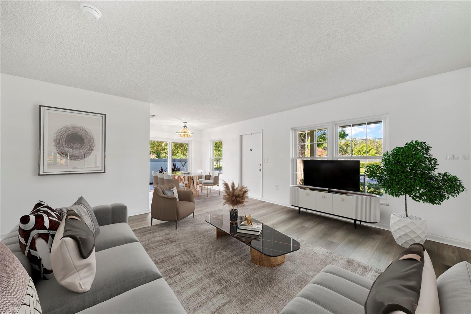 Livingroom/Dining Room Combo