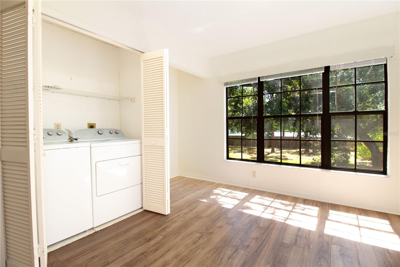 Bonus -indoor laundry, Office bonus/ area