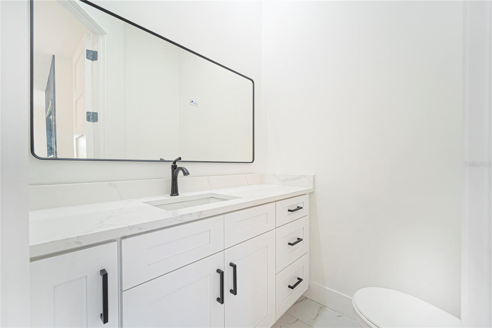 1/2 Bath