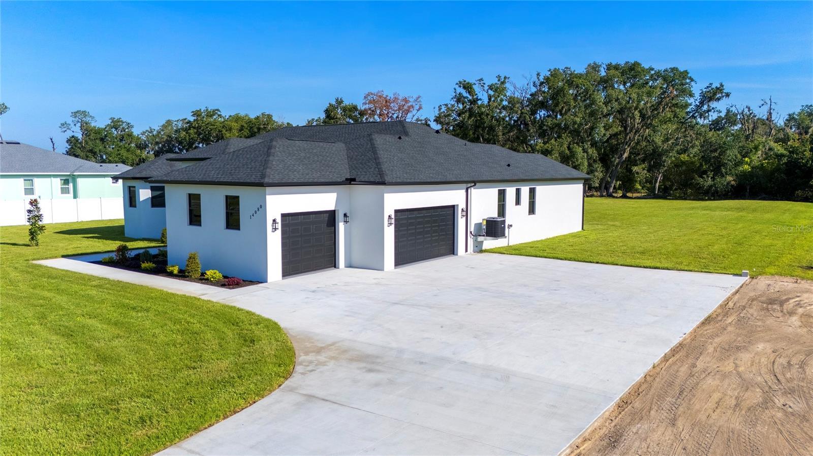3 Car Garage