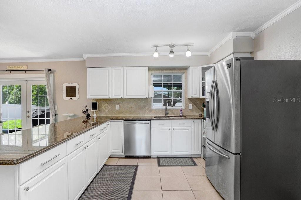 Solid Wood cabinets and granite counters