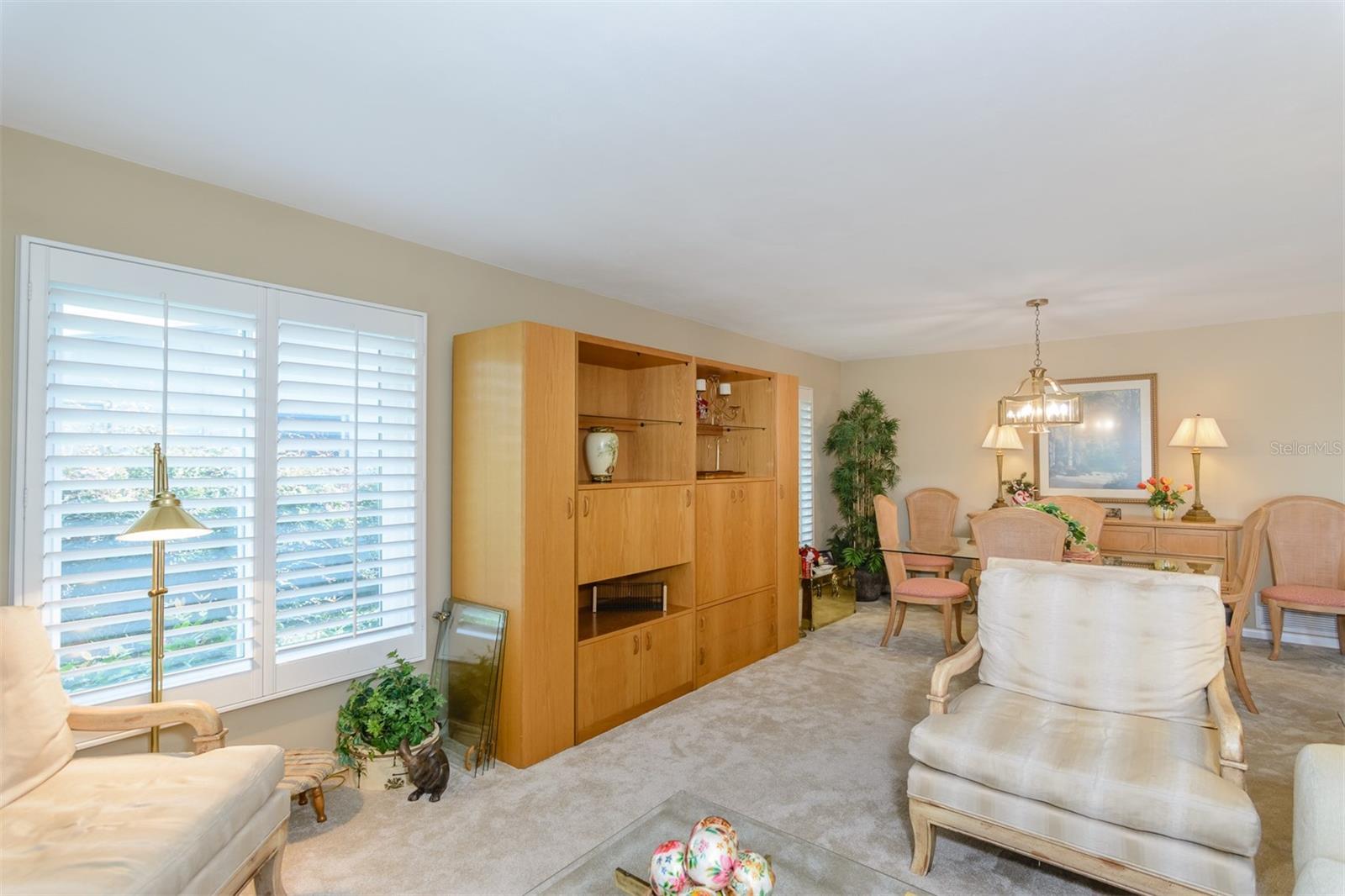 living/dining room