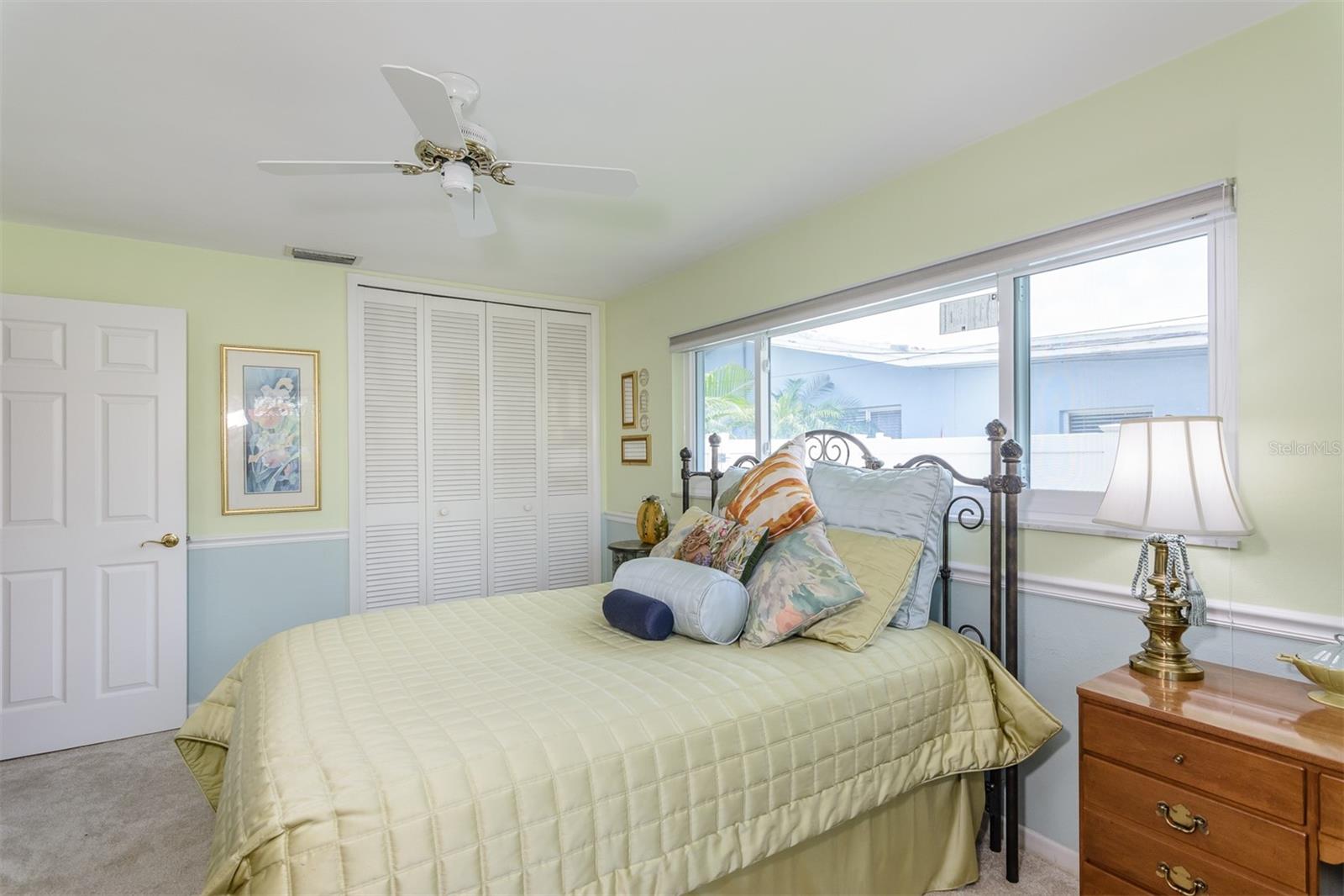 2nd bedroom