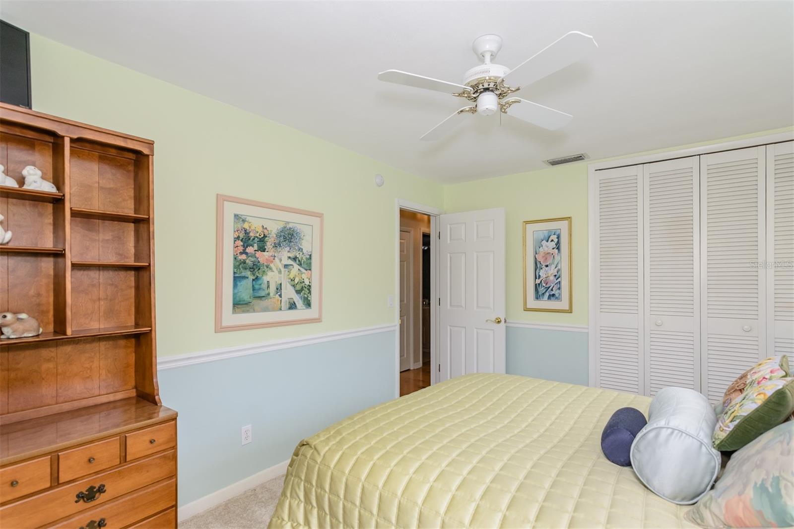 2nd bedroom