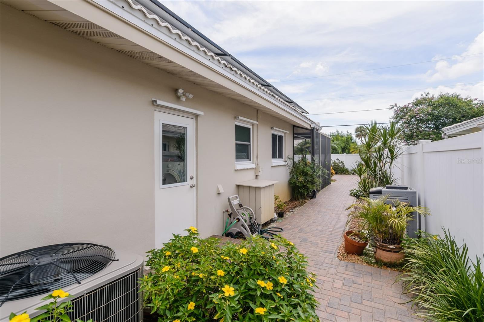 side yard