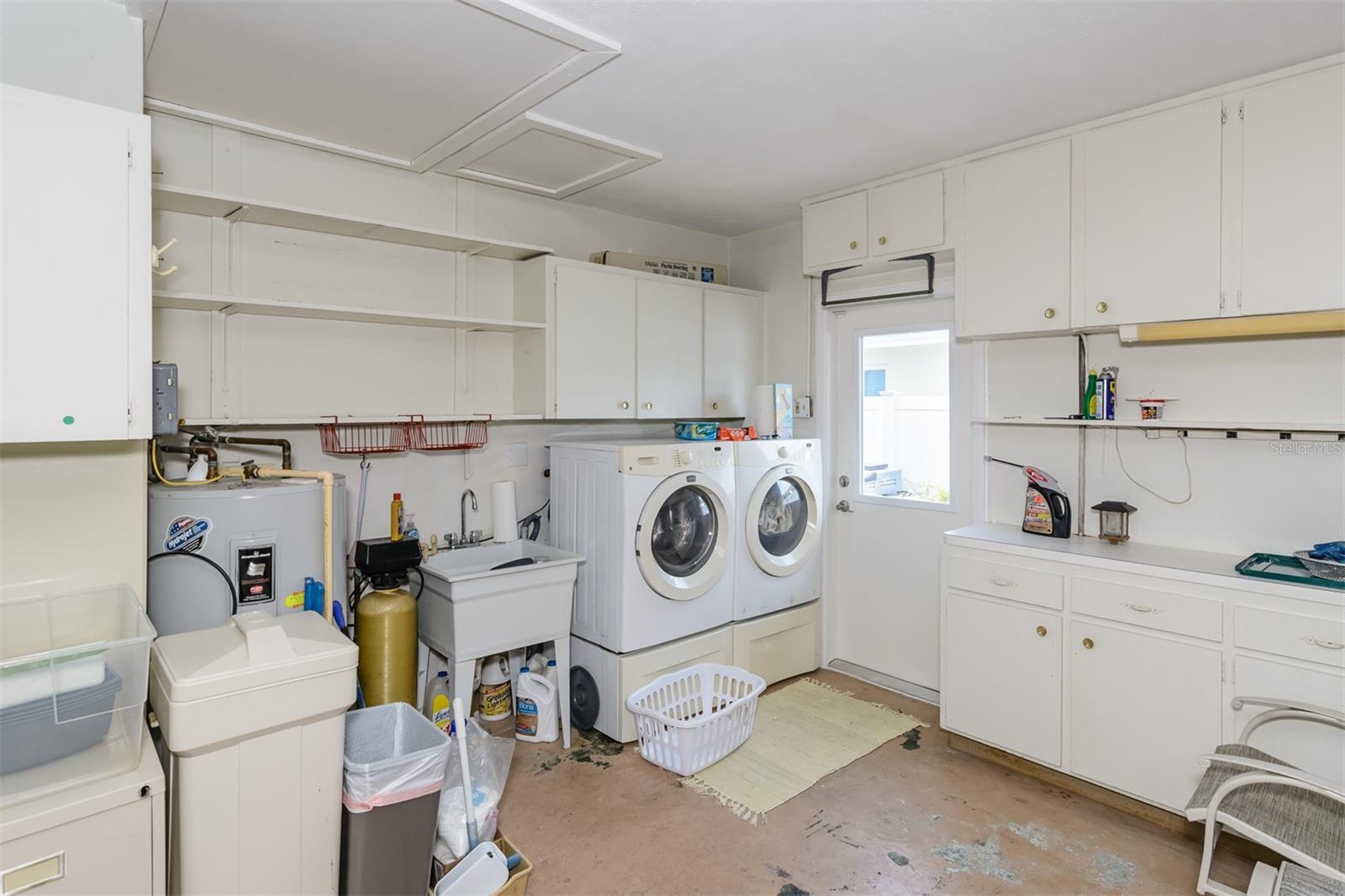 washer in dryer in garage