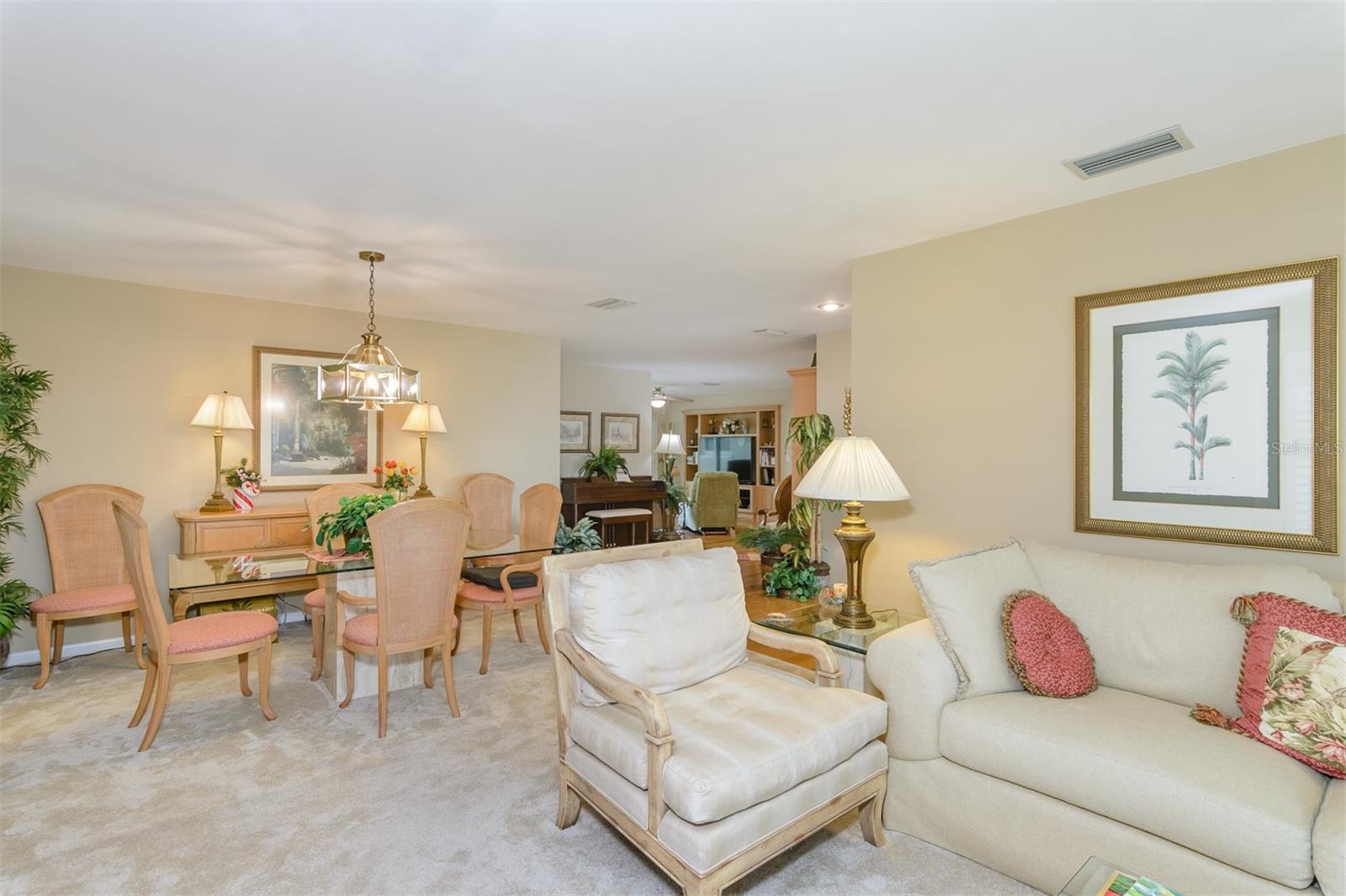living/dining room