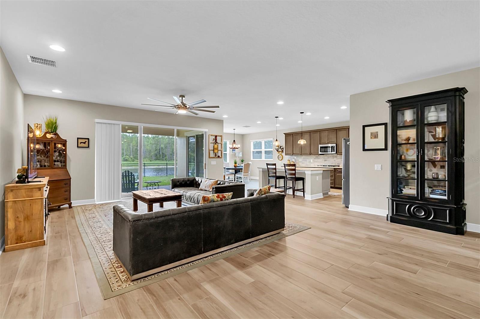 Family room 1