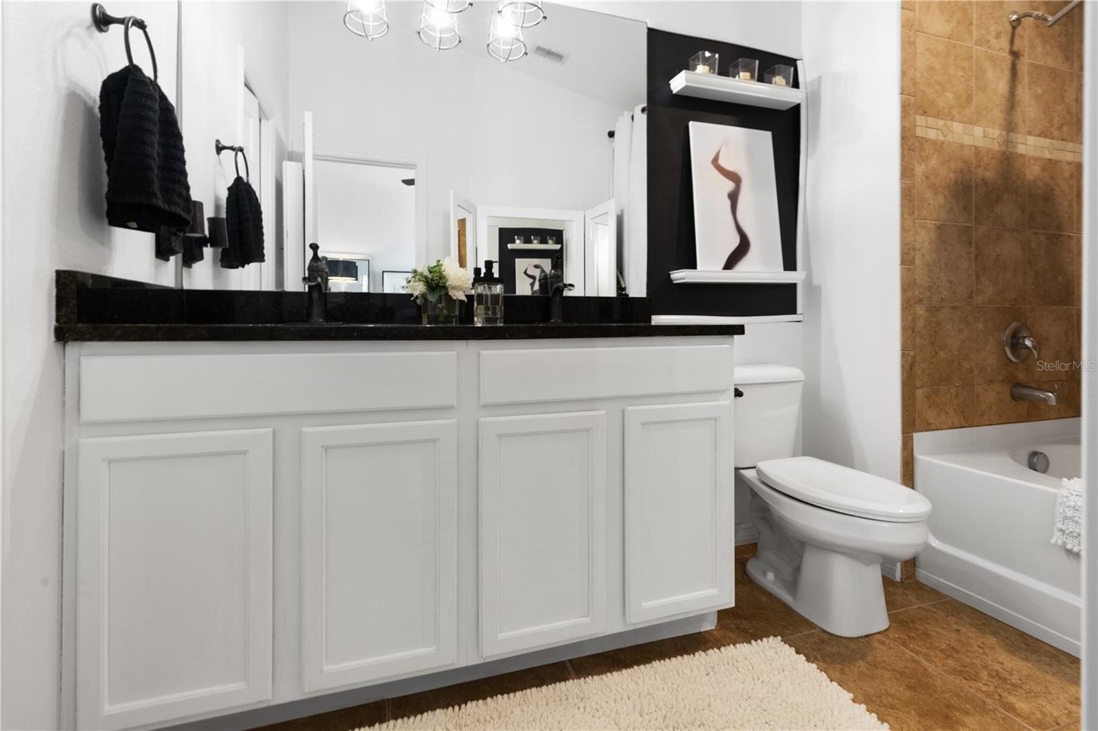 En-suite Master Bath