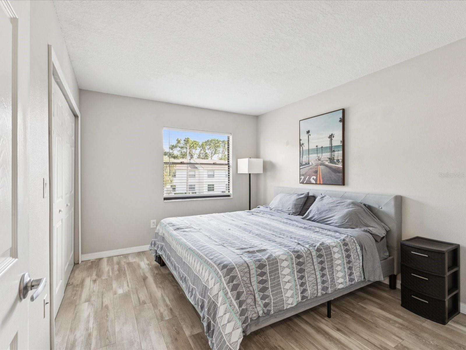 Guest Room w/king size bed
