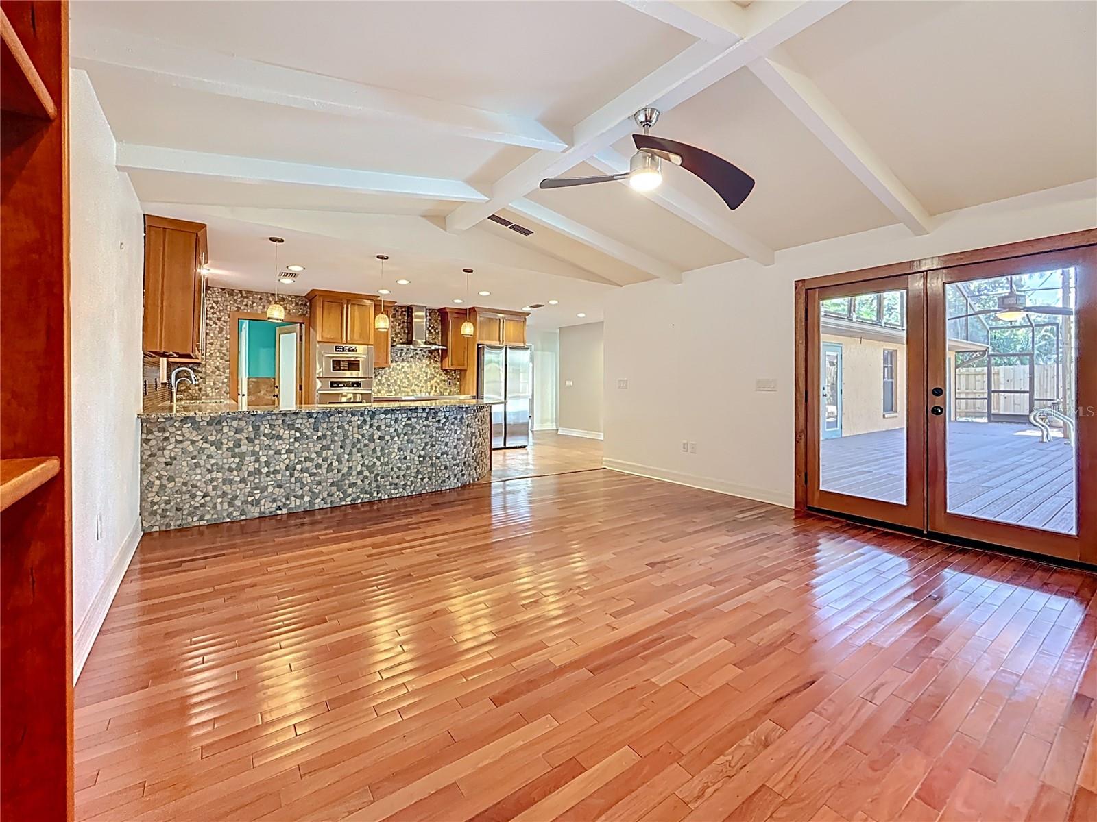 Family Room - Outdoor Living Space