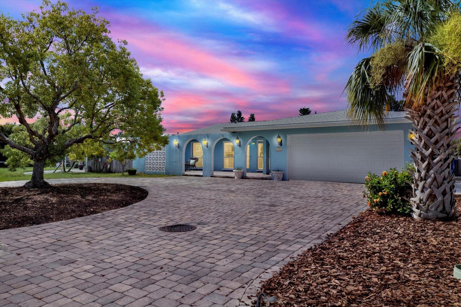 Virtually Staged Twilight Boater's paradise in Palm Harbor!