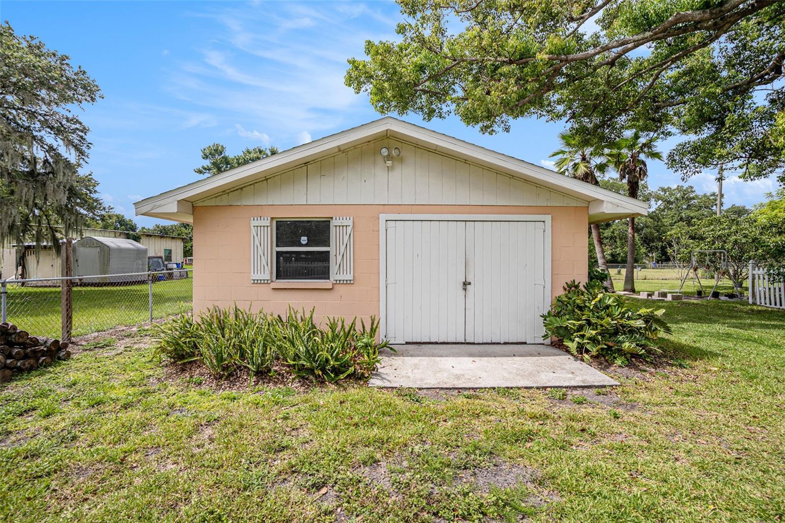 Detached Garage - - 235 Old Welcome Rd, Lithia, FL 33547