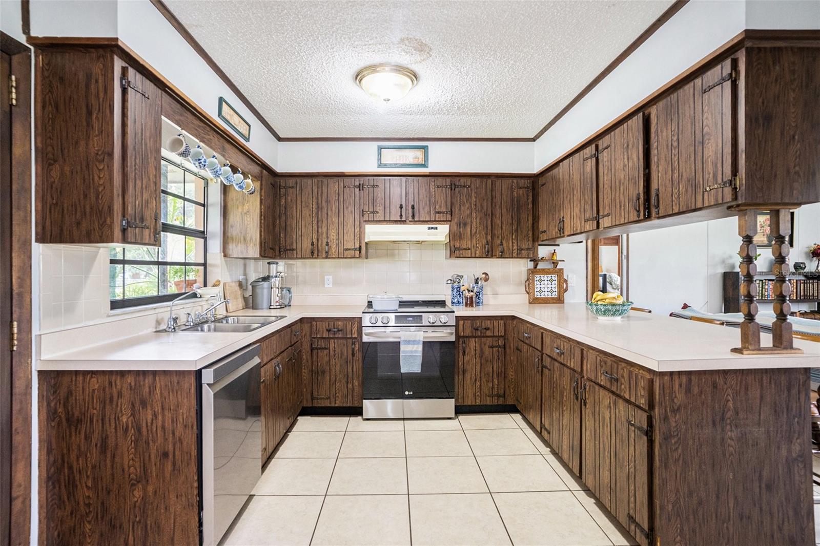 Kitchen - 235 Old Welcome Rd, Lithia, FL 33547