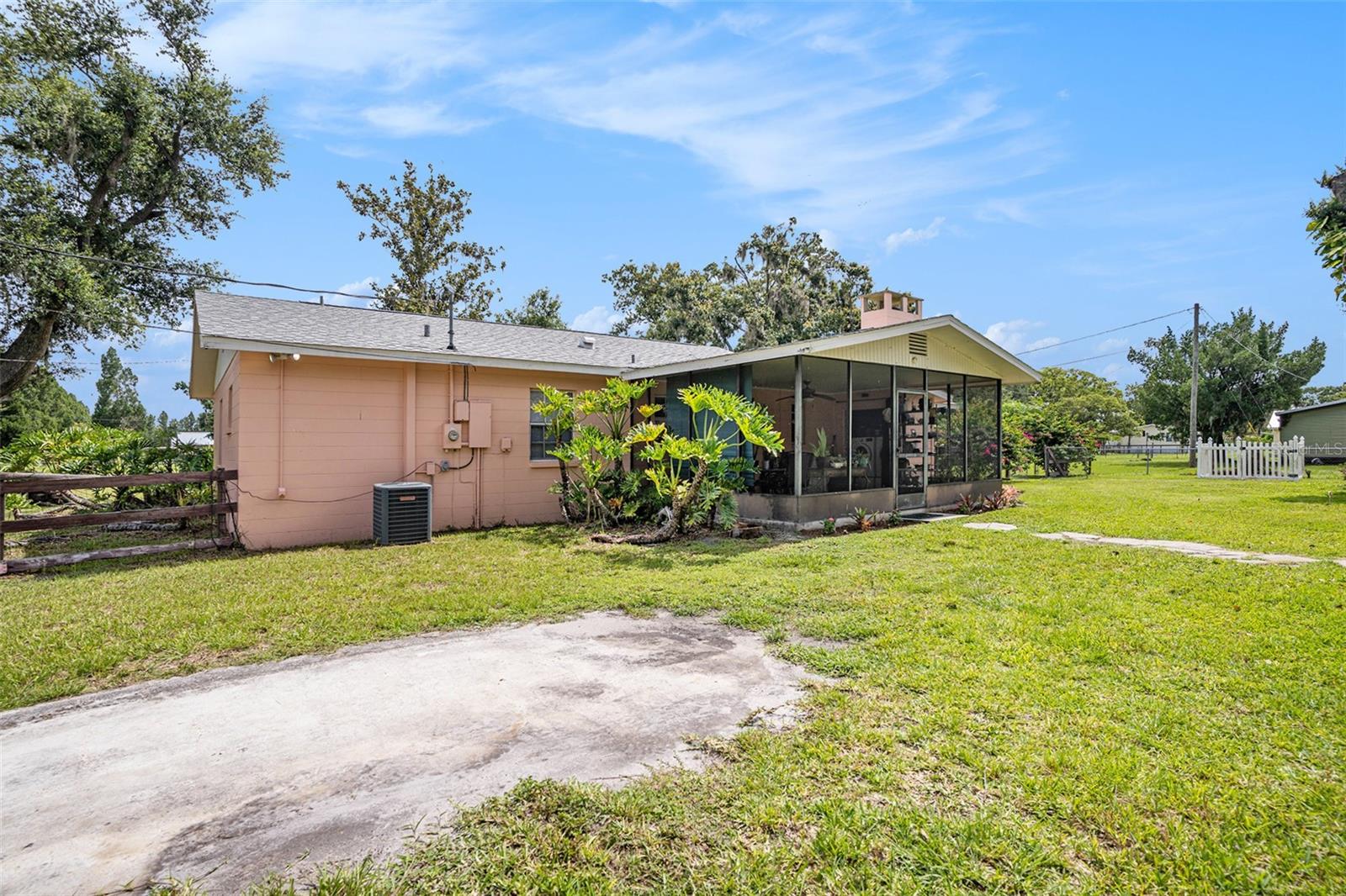 Back View - 235 Old Welcome Rd, Lithia, FL 33547