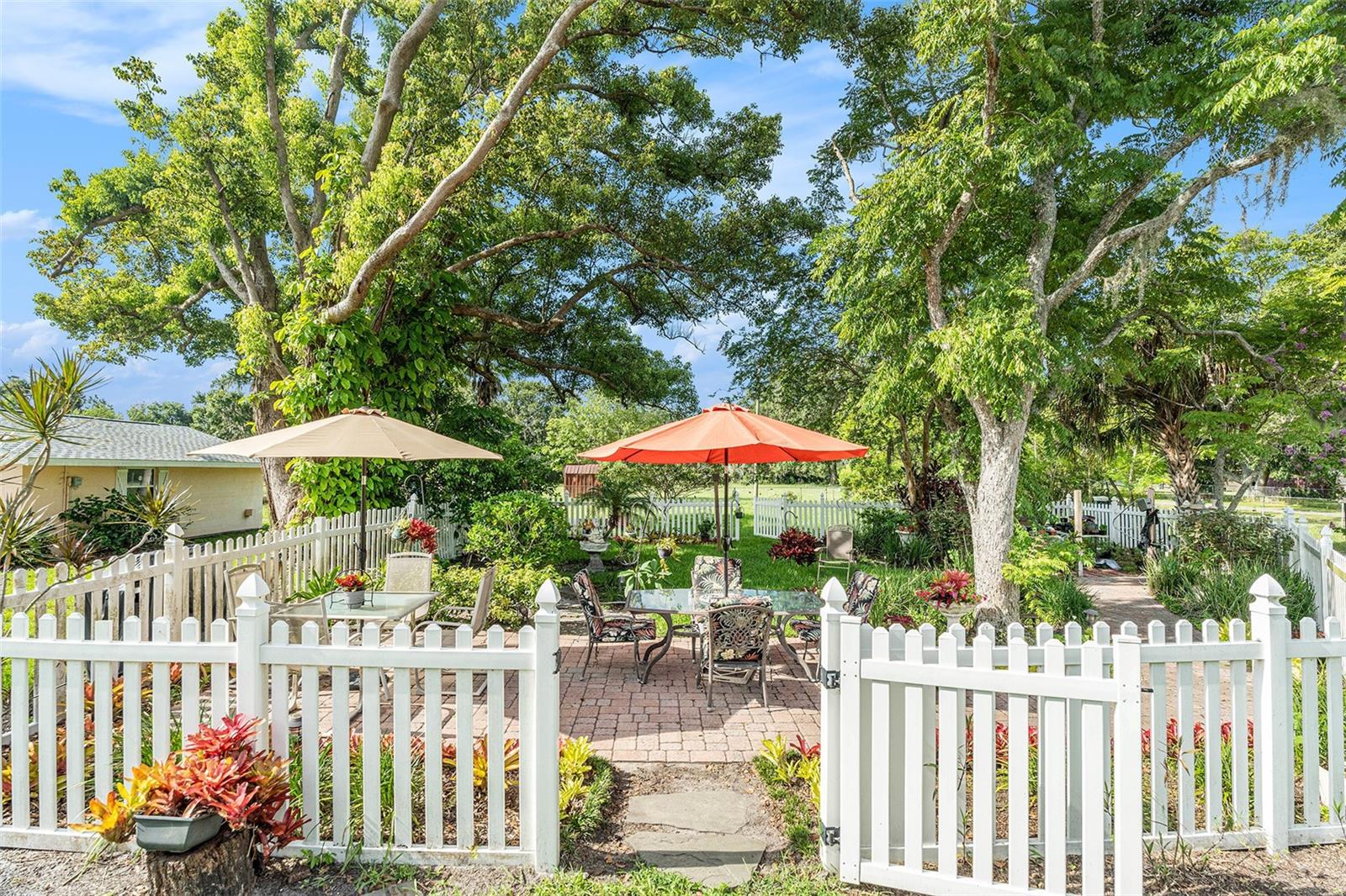 Garden Entrance - 235 Old Welcome Rd, Lithia, FL 33547