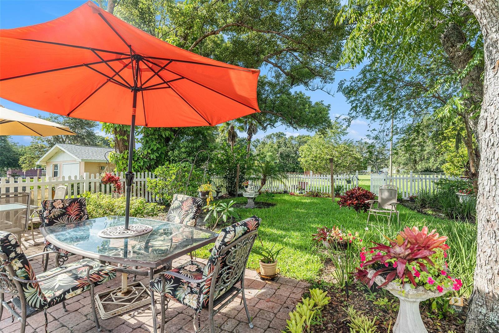 Garden View - 235 Old Welcome Rd, Lithia, FL 33547
