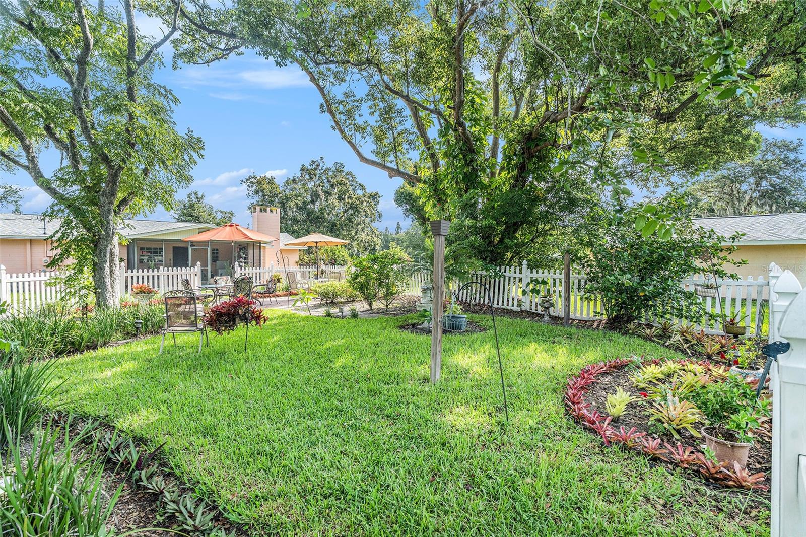 Garden View - 235 Old Welcome Rd, Lithia, FL 33547