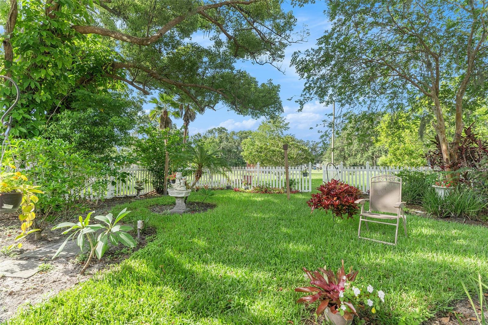 Garden View - 235 Old Welcome Rd, Lithia, FL 33547