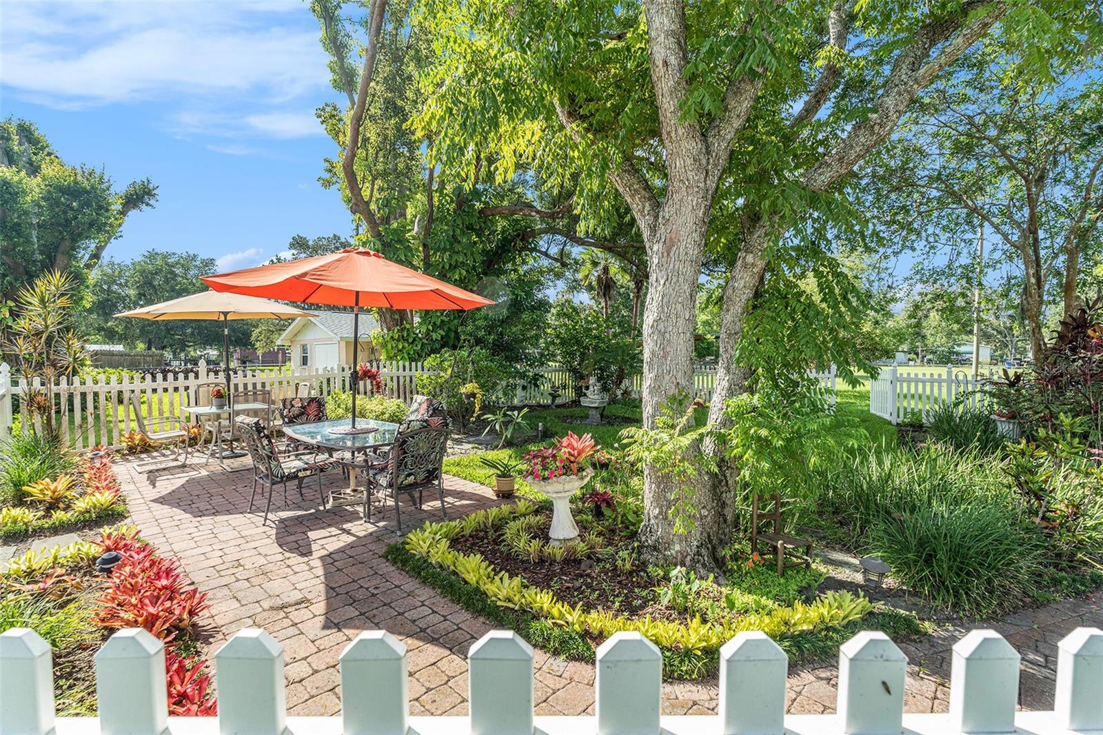 Garden View - 235 Old Welcome Rd, Lithia, FL 33547