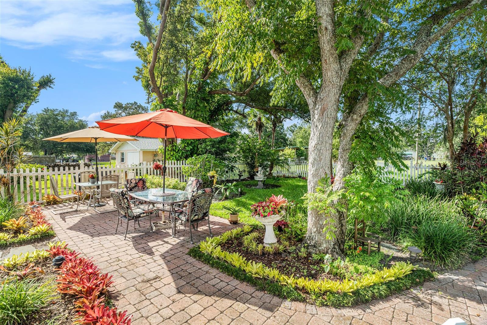 Paver Walkways - - 235 Old Welcome Rd, Lithia, FL 33547