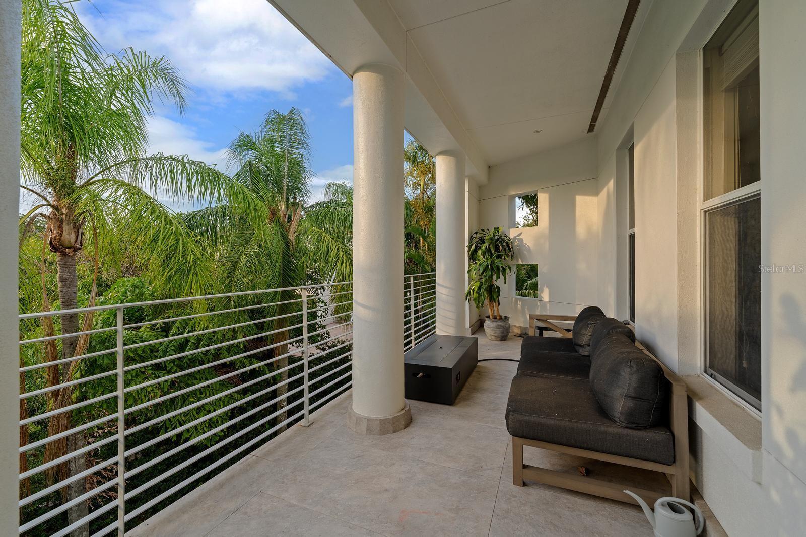 primary room balcony