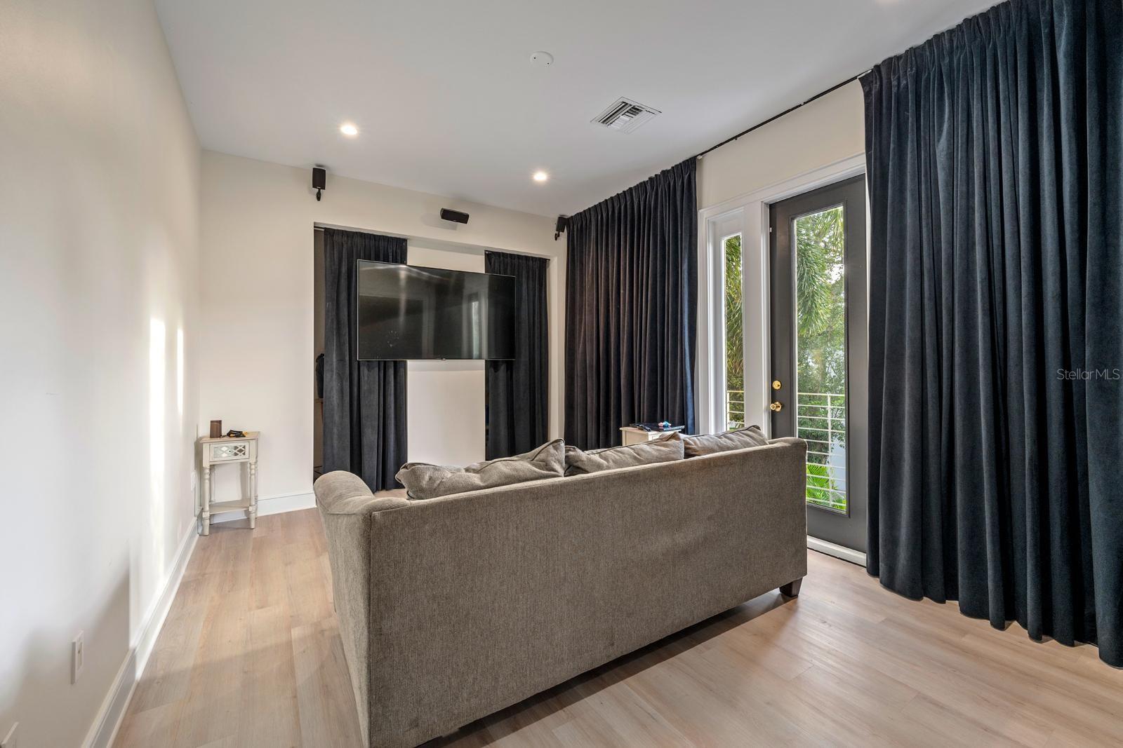 Home theater (room 5)